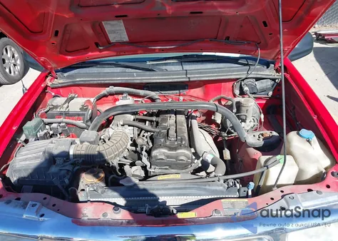 2003 Chevrolet Tracker Hard Top Base z USA, uszkodzony, nr VIN 2CNBJ13C036905492